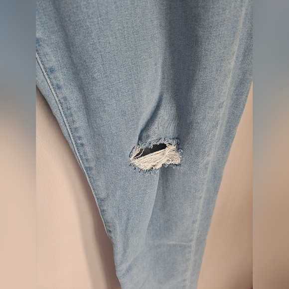 Loft Curvy Frayed Mid Rise Skinny Jeans in Authentic Light Indigo Wash Sz 16/33 - Picture 4 of 7
